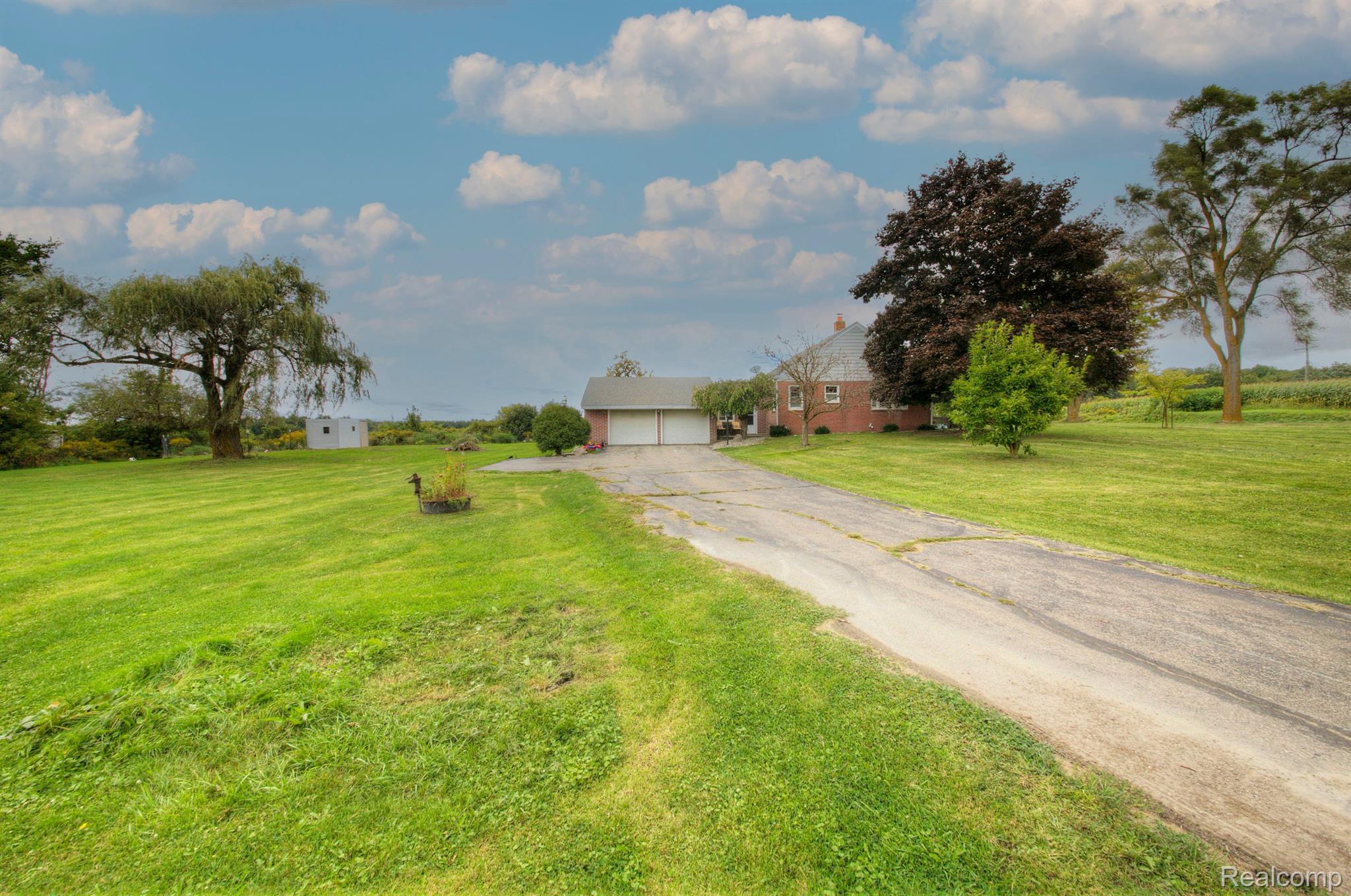 9015 Argentine Road Linden, MI 48451 - Photo 4 of 43 Gallery Image 4