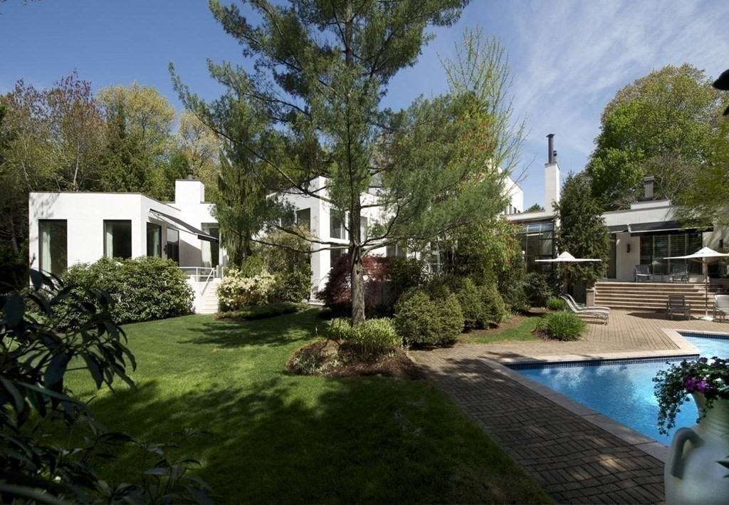 132 Yarmouth Road Brookline, MA 02467 - Photo 21 of 22 a view of a house with backyard and sitting area