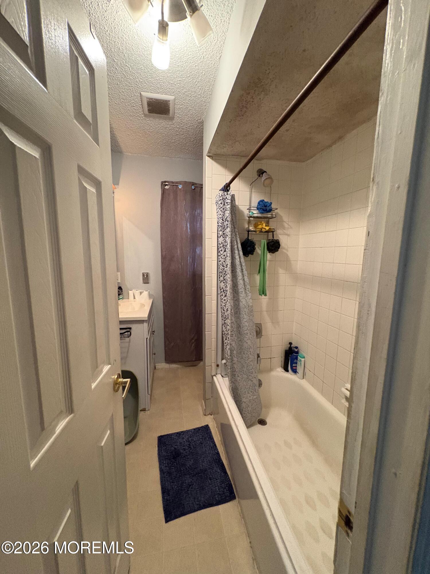 252 Clearstream Road Jackson, NJ 08527 - Photo 5 of 10 871d8793-9aa5-42ae-bfc1-de83ed48a890
