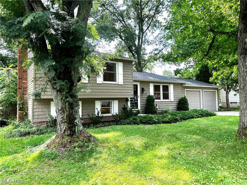 810 Ridgeview Drive Medina, OH 44256 - Photo 3 of 34