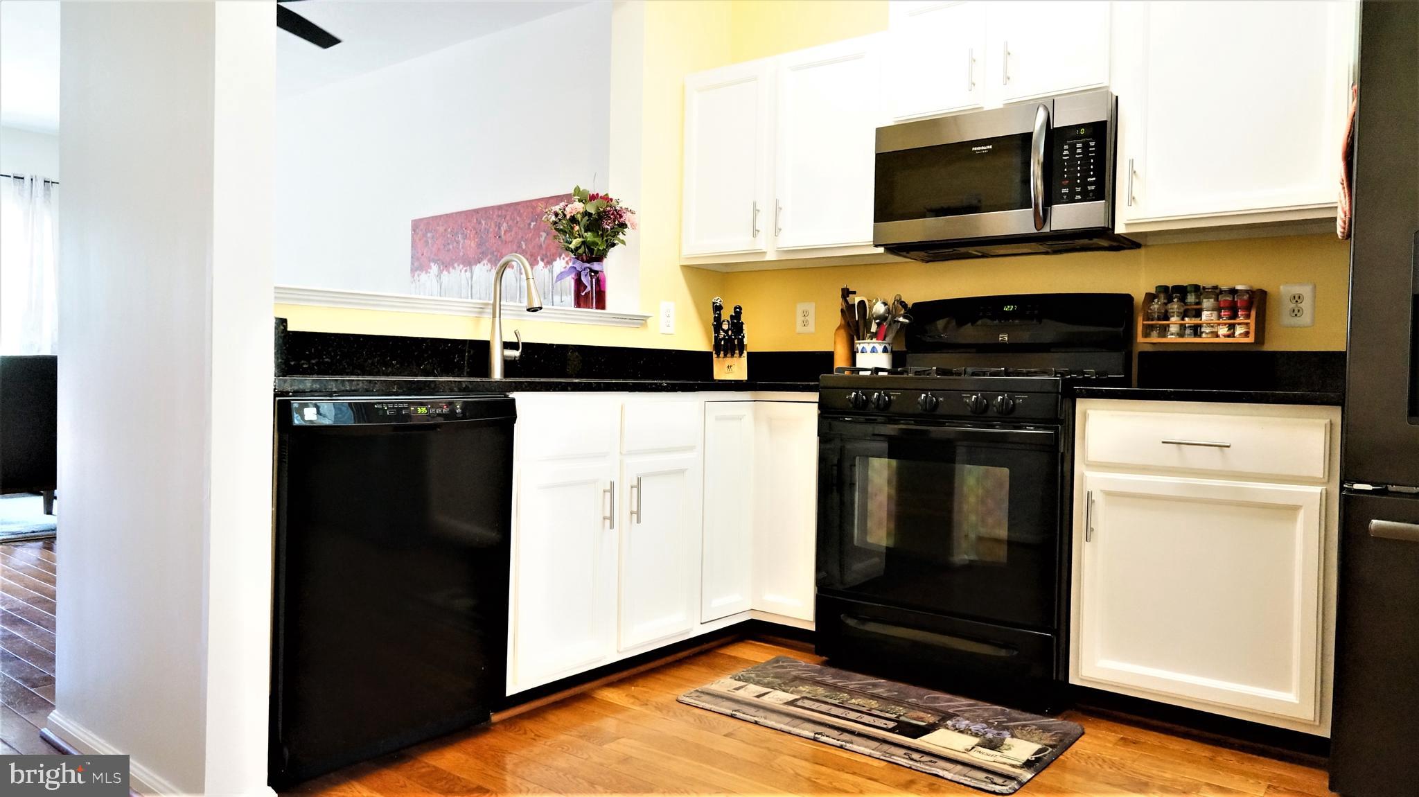 11473 Heritage Commons Way Reston, VA 20194 - Photo 4 of 37