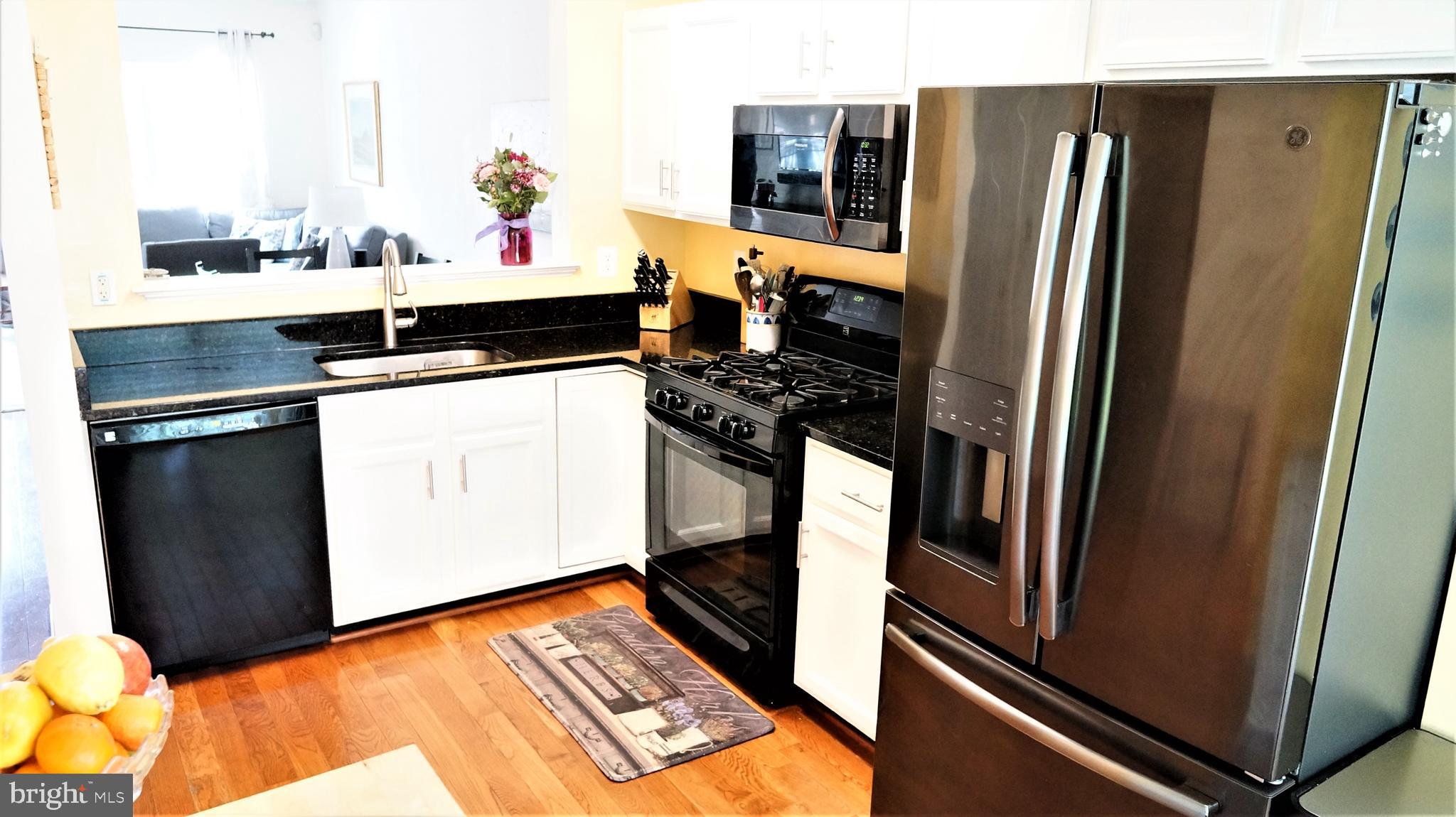 11473 Heritage Commons Way Reston, VA 20194 - Photo 8 of 37