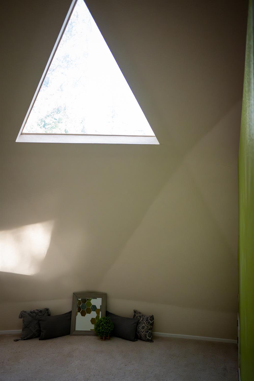 18125 Douglas Road Nevada City, CA 95959 - Photo 27 of 48 a view of room and window