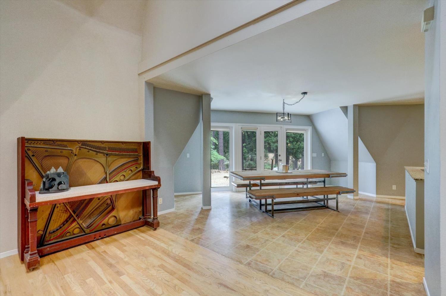 18125 Douglas Road Nevada City, CA 95959 - Photo 4 of 48