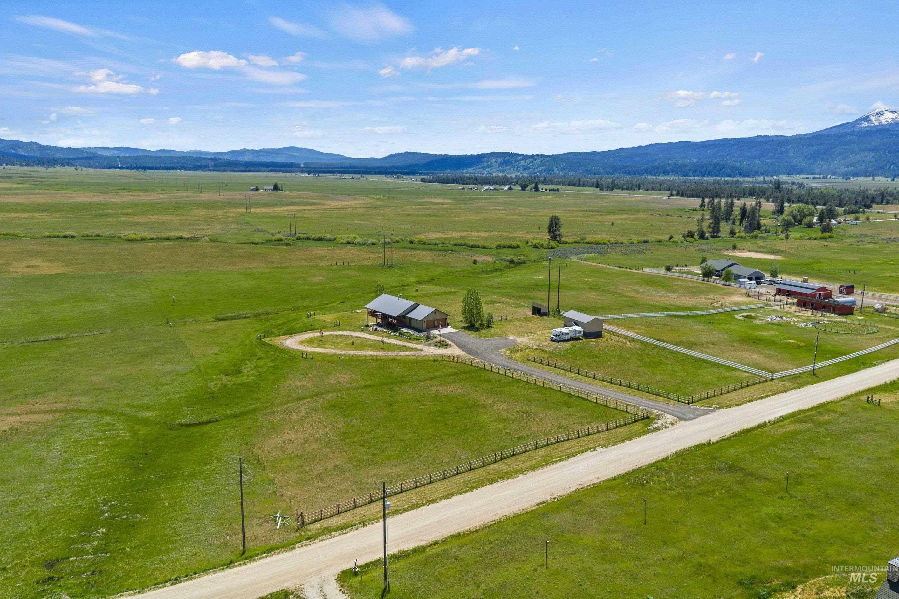 136 Goslin Loop Cascade, ID 83611 - Photo 4 of 50