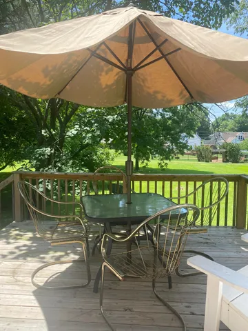 an empty room that has a window in it