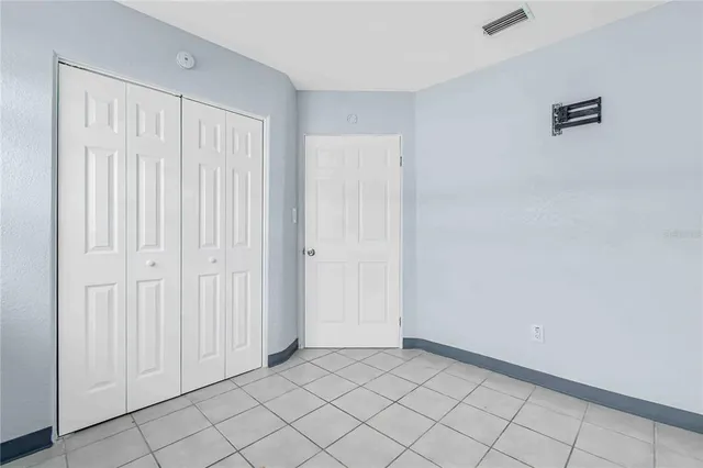 a view of a livingroom with an entryway