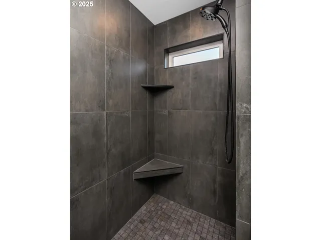 $725,000 | 8102 Northeast 168th Avenue, Vancouver, WA 98682