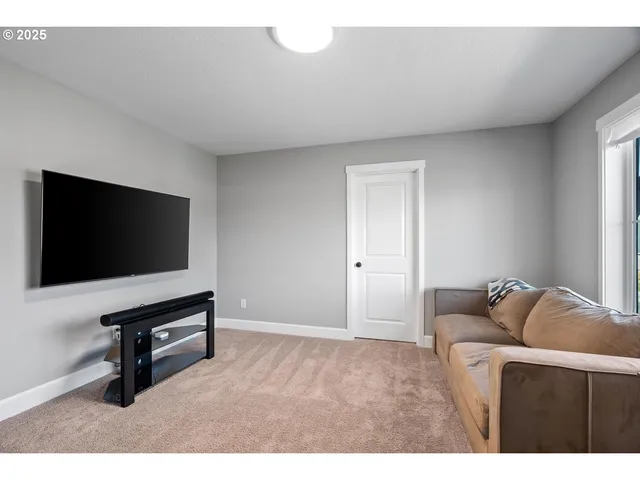 $725,000 | 8102 Northeast 168th Avenue, Vancouver, WA 98682