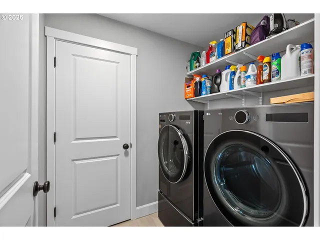 $725,000 | 8102 Northeast 168th Avenue, Vancouver, WA 98682