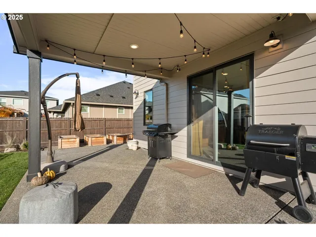 $725,000 | 8102 Northeast 168th Avenue, Vancouver, WA 98682