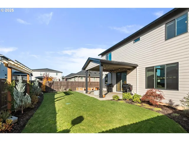 $725,000 | 8102 Northeast 168th Avenue, Vancouver, WA 98682