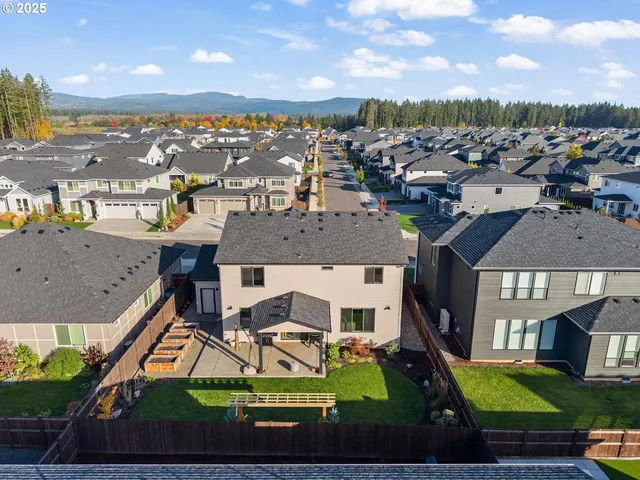 $725,000 | 8102 Northeast 168th Avenue, Vancouver, WA 98682