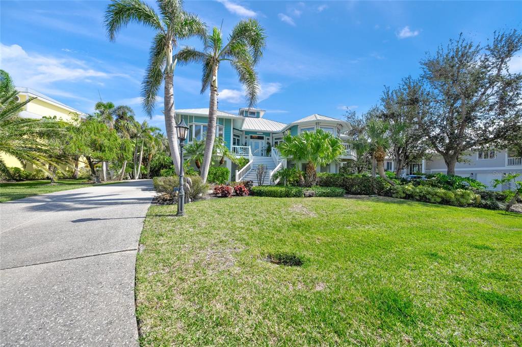 746 Eagle Point Drive Venice, FL 34285 - Photo 34 of 50 a view of a garden