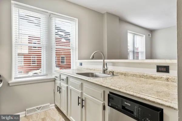 $1,495 | 1726 West 8th Street, Unit 1, Wilmington, DE 19805