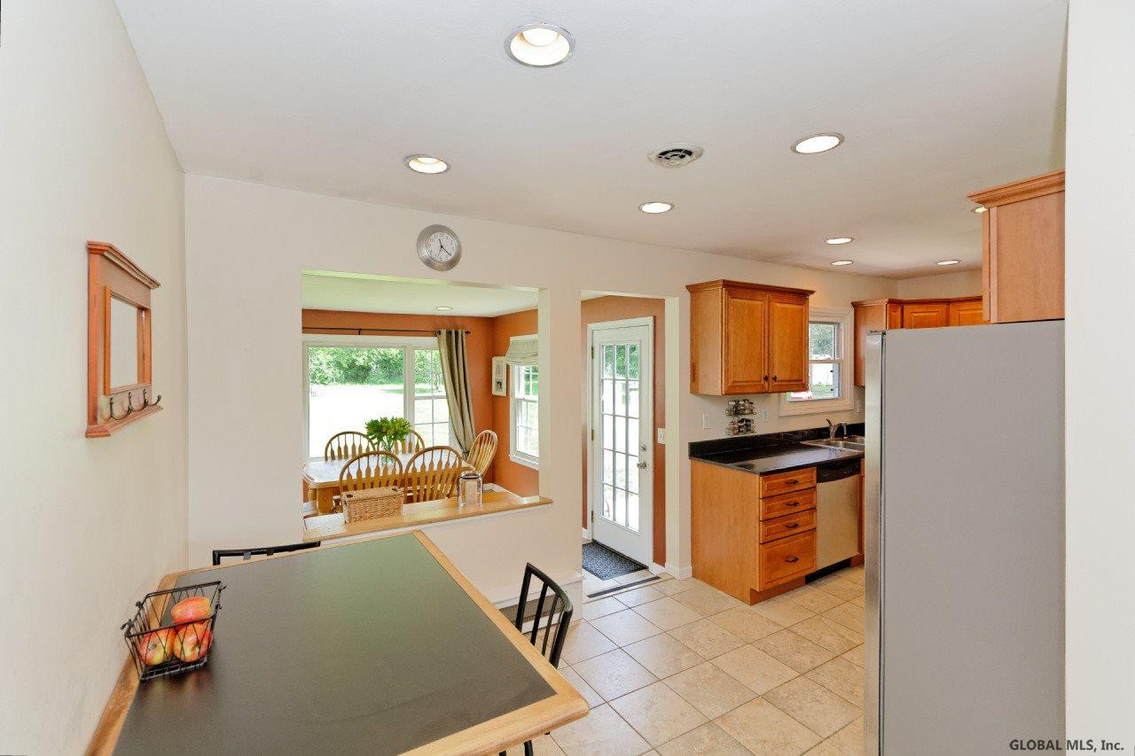 42 Overidge Road Colonie, NY 12110 - Photo 4 of 25 Photo 4