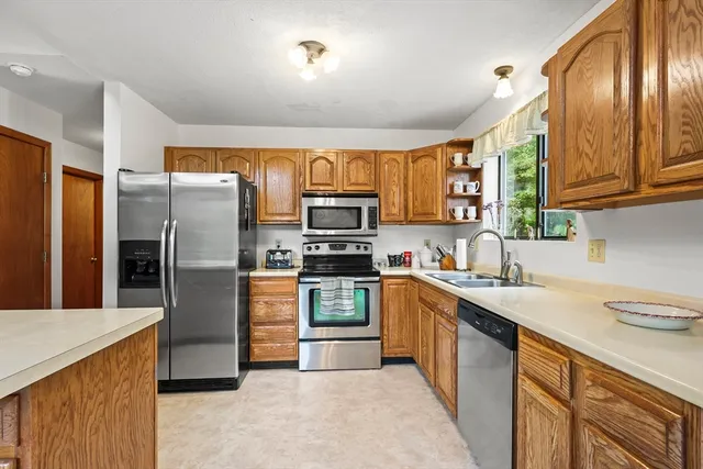 $439,000 | 248 Barton Avenue, Belchertown, MA 01007