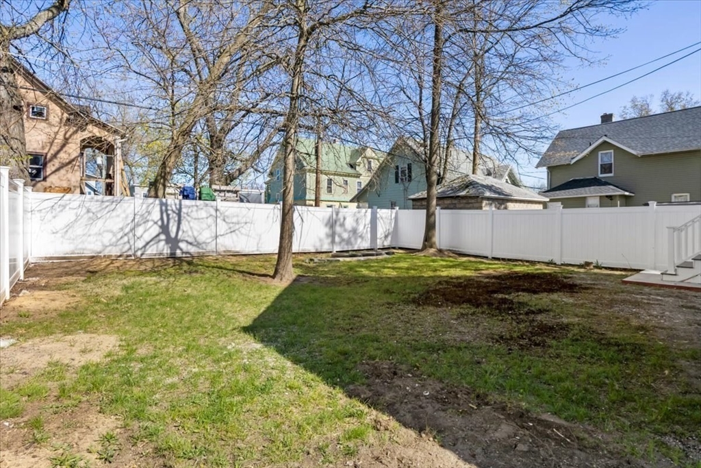 65 Wellington Street Springfield, MA 01109 - Photo 5 of 39 Gallery Image 5