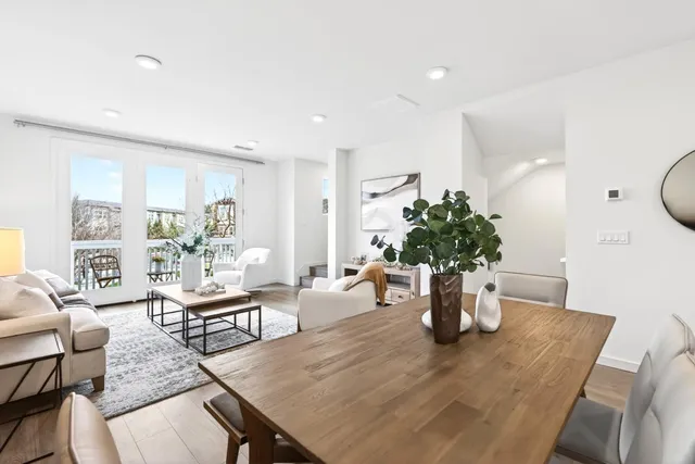 $1,688,000 | 817 Galt Terrace, Unit 4, Sunnyvale, CA 94085