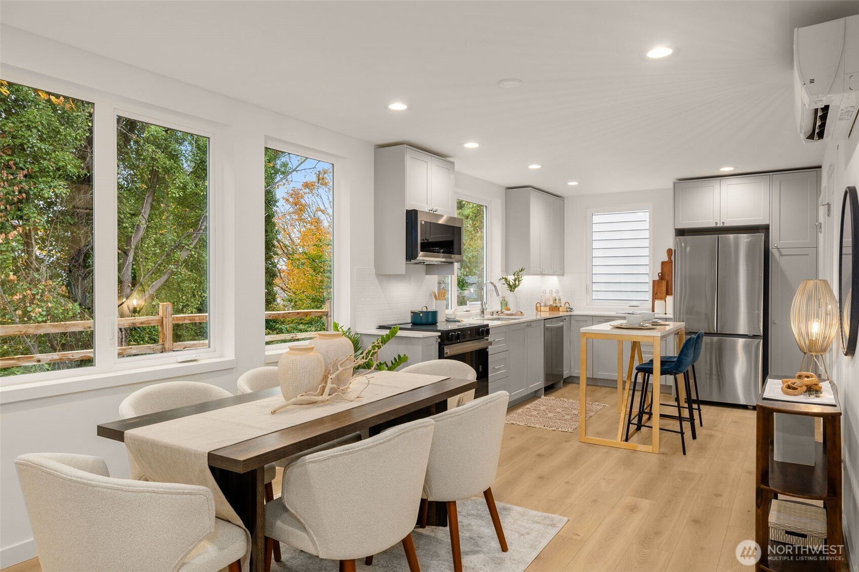 4411 21st Avenue Southwest Seattle, WA 98106 - Photo 8 of 25