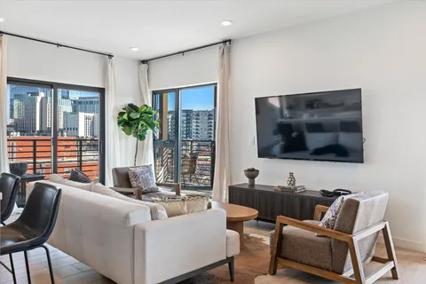 $1,425,000 | 635 7th Avenue South, Unit 309, Nashville, TN 37203
