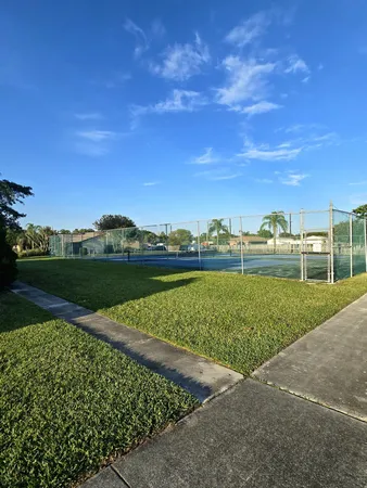 $2,550 | 4204 Waterview Circle, Palm Springs, FL 33461