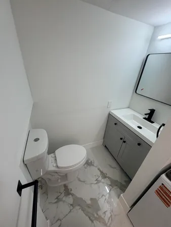 $2,550 | 4204 Waterview Circle, Palm Springs, FL 33461