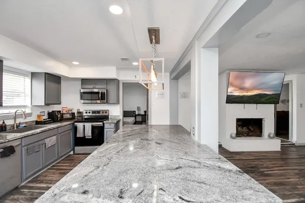 $9,500 | 15711 Creekhaven Drive, Houston, TX 77084