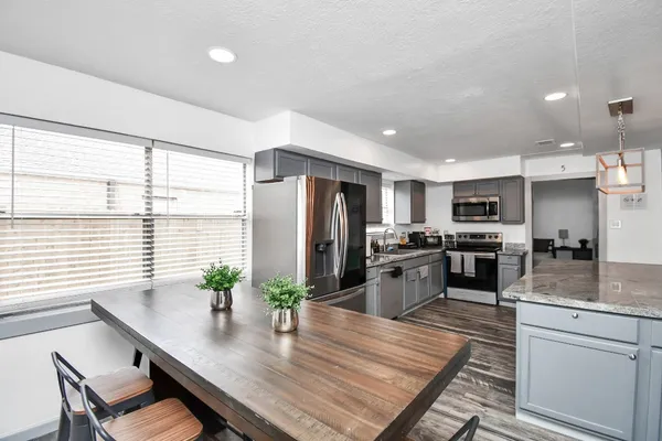 $9,500 | 15711 Creekhaven Drive, Houston, TX 77084