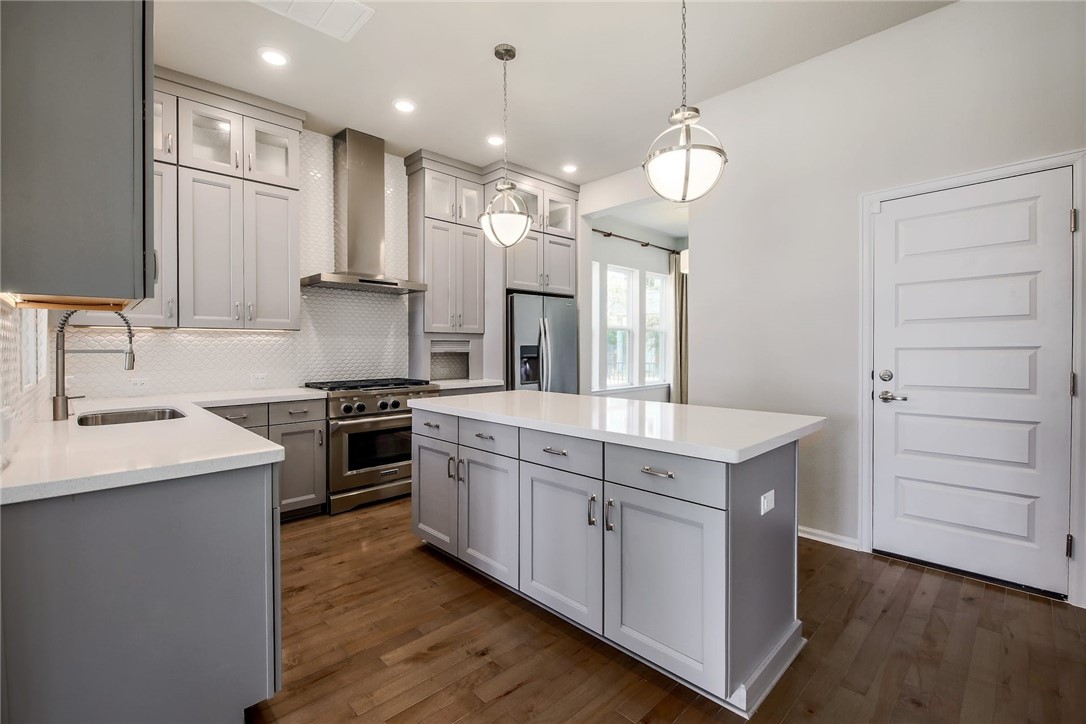 10303 Oldham Cove Austin, TX 78717 - Photo 7 of 26