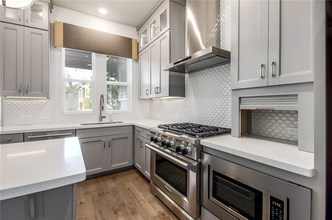 10303 Oldham Cove Austin, TX 78717 - Photo 10 of 26