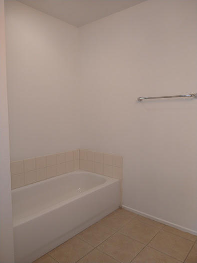225 Sandy Point Trail Palm Springs, CA 92262 - Photo 31 of 38 a close up of a bathtub