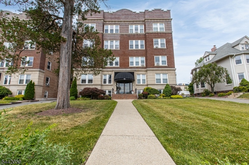 16 Forest Street Montclair, NJ 07042 - Photo 24 of 24