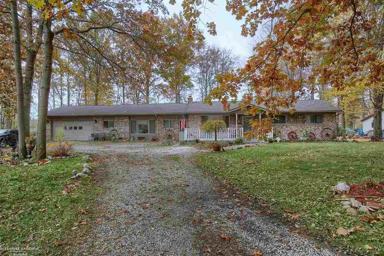 9176 Folkert Road Algonac, MI 48001 - Photo 2 of 32 31399126-1.JPG