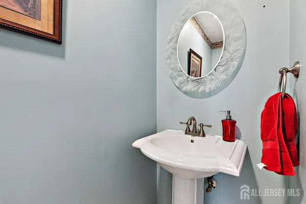 $779,000 | 2 Lioni Court, Piscataway, NJ 08854