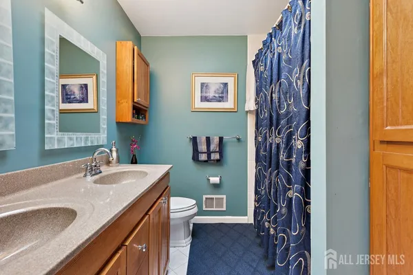 $779,000 | 2 Lioni Court, Piscataway, NJ 08854