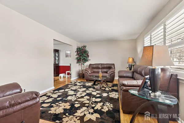 $779,000 | 2 Lioni Court, Piscataway, NJ 08854