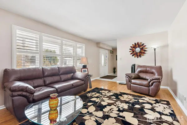 $779,000 | 2 Lioni Court, Piscataway, NJ 08854