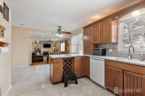 $779,000 | 2 Lioni Court, Piscataway, NJ 08854