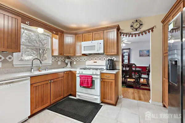 $779,000 | 2 Lioni Court, Piscataway, NJ 08854
