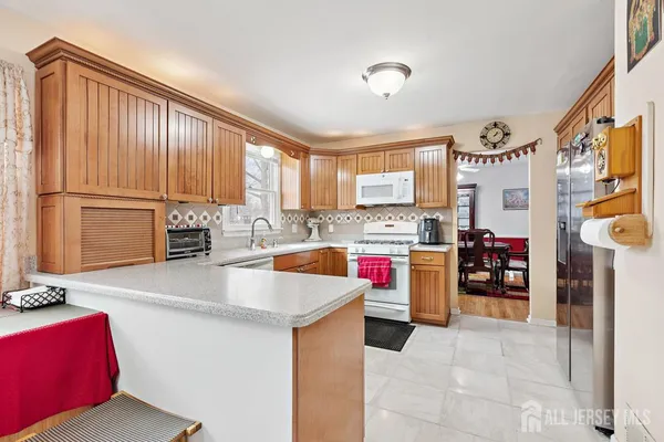 $779,000 | 2 Lioni Court, Piscataway, NJ 08854