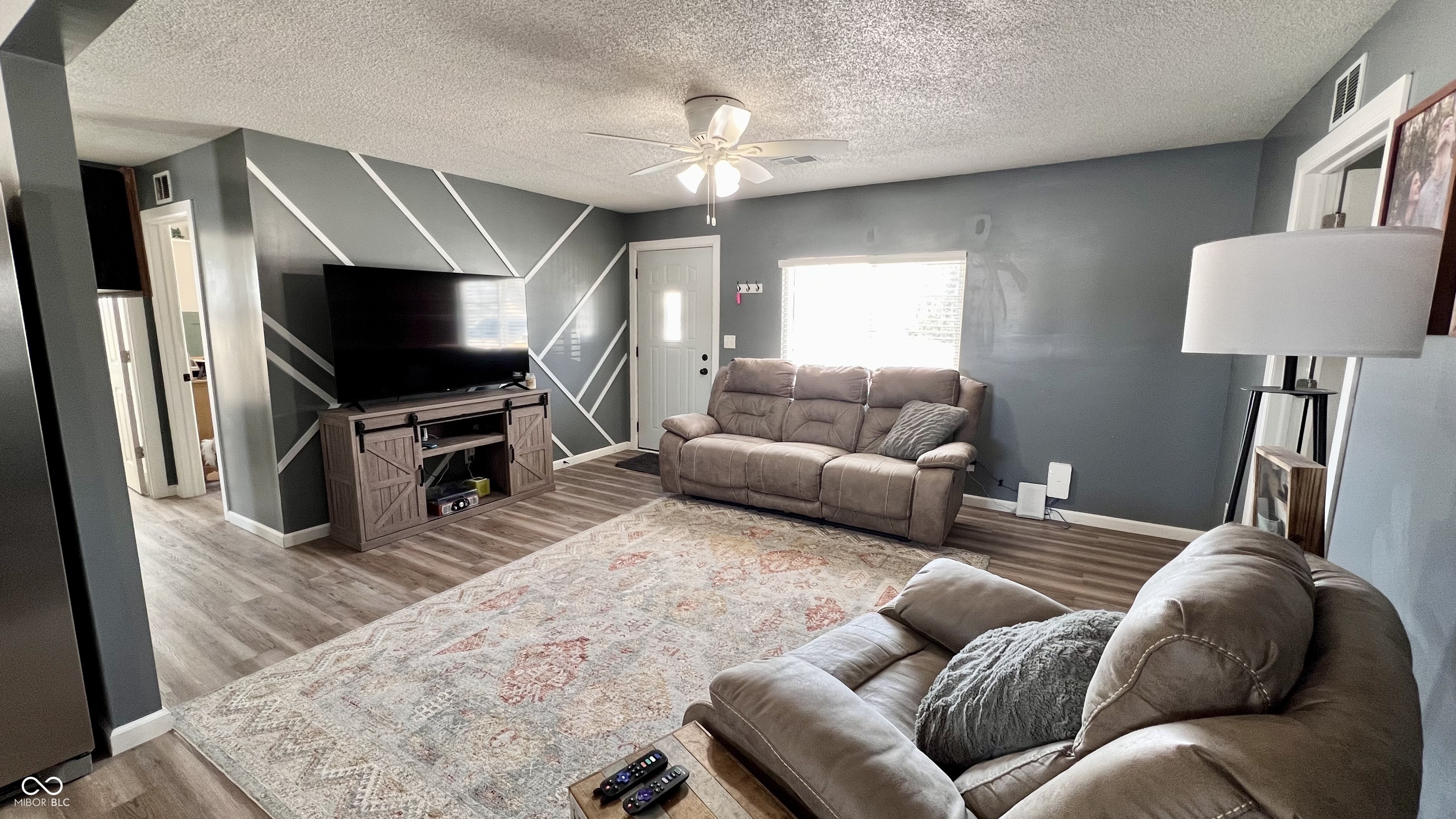 561 North Dellasburg Road Columbus, IN 47203 - Photo 3 of 24