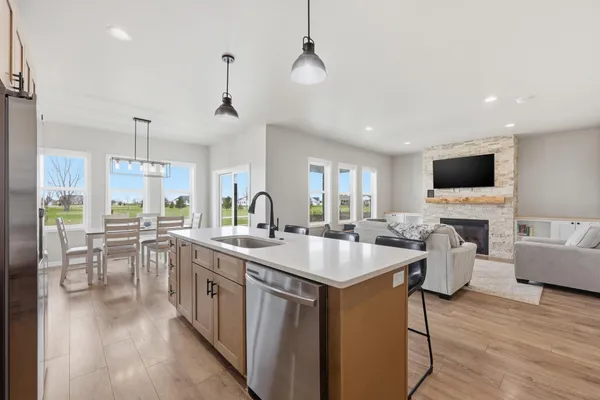 $675,000 | 102 Annie's Way, Mapleton, ND 58059