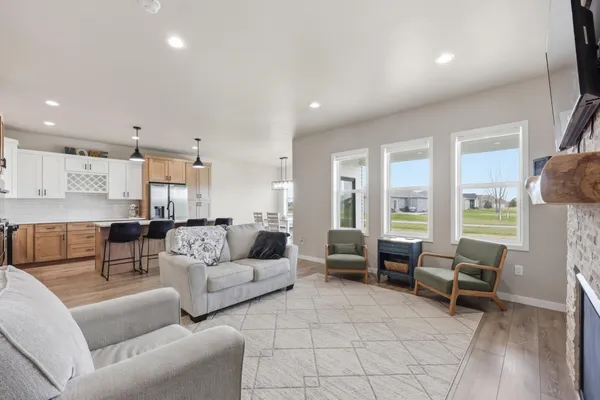 $675,000 | 102 Annie's Way, Mapleton, ND 58059