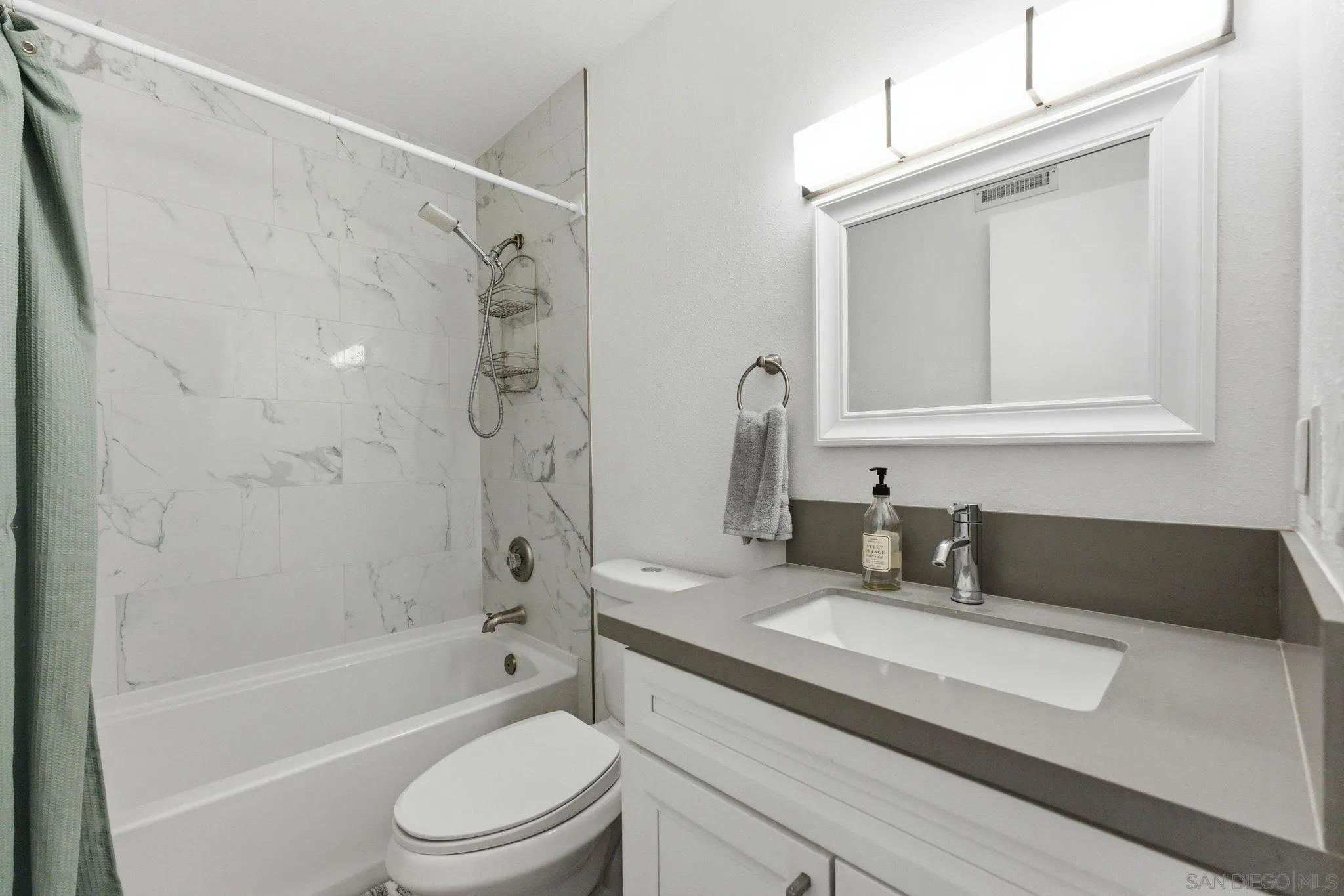 11941 Royal Road, Unit A El Cajon, CA 92021 - Photo 24 of 38