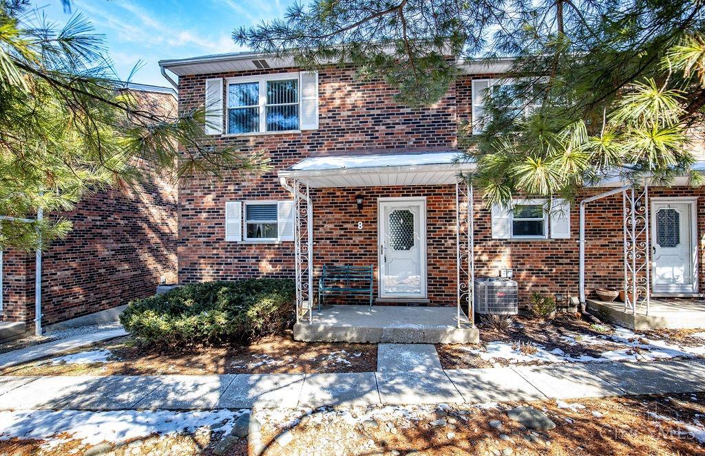 5638 Springdale Road, Unit 8 Cincinnati, OH 45251 - Photo 1 of 46