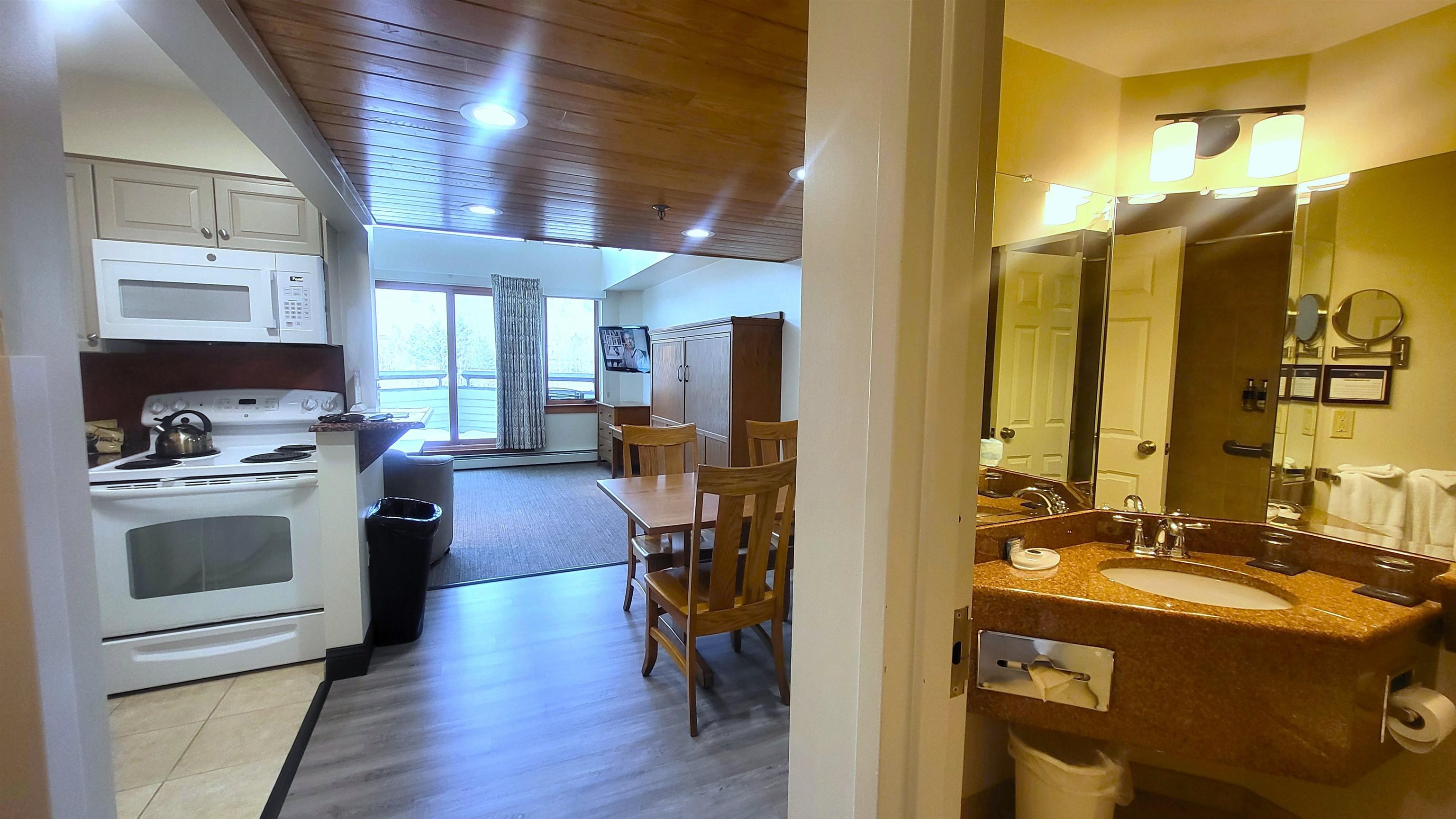 90 Loon Mountain Road, Unit 1153D Lincoln, NH 03251 - Photo 4 of 32