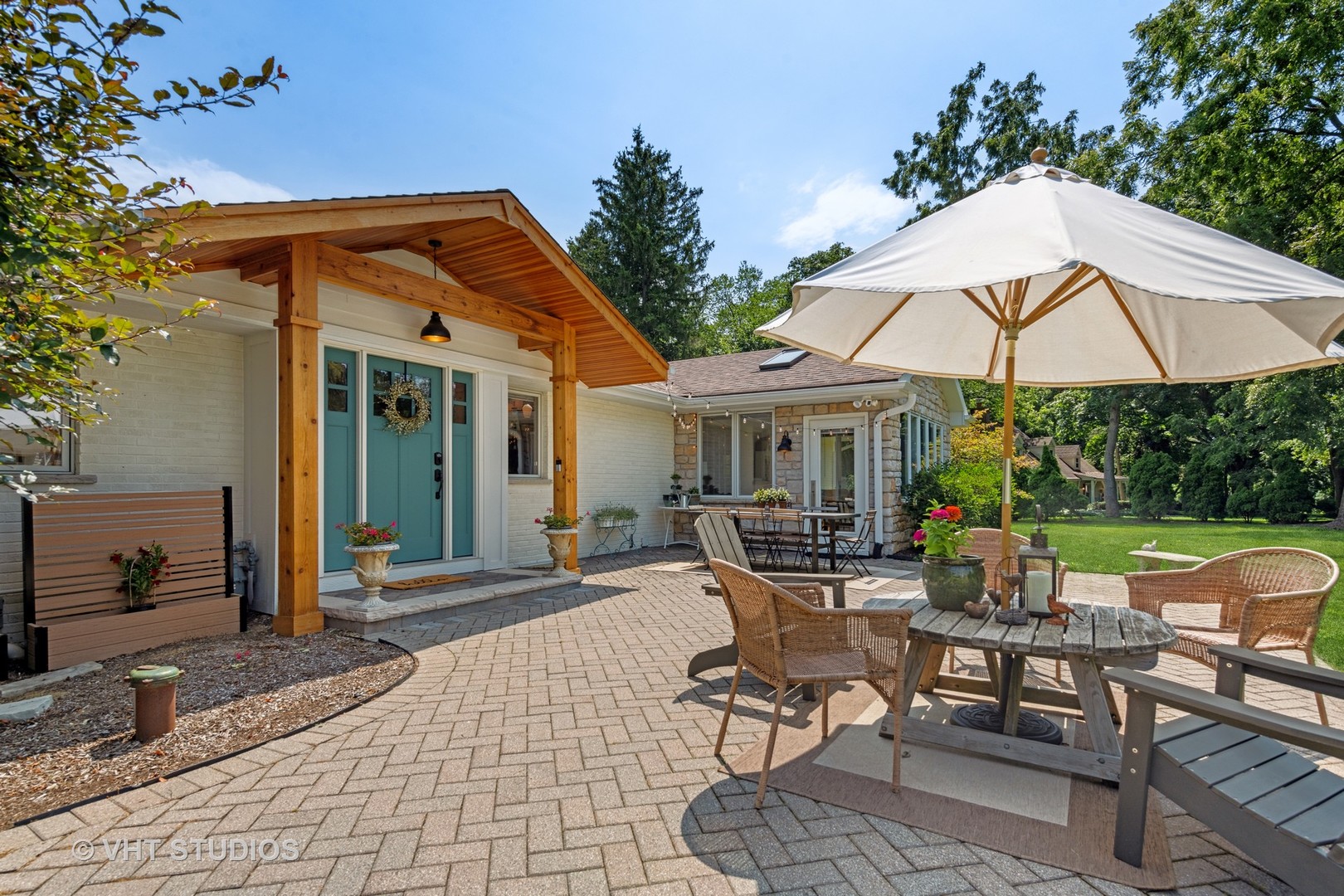 831 Ela Road Inverness, IL 60067 - Photo 6 of 46 a patio with tables and chairs