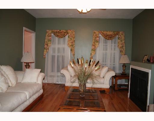 102 Roosevelt Road Cumberland, RI 02864 - Photo 2 of 8 Living Room.