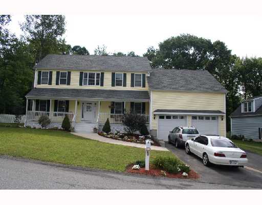 102 Roosevelt Road Cumberland, RI 02864 - Photo 8 of 8 Exterior Front.